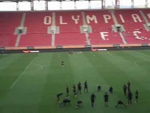 Προθέρμανση του Ολυμπιακού και της Άρσεναλ στο Γεώργιος Καραϊσκάκης (NextGen Series)