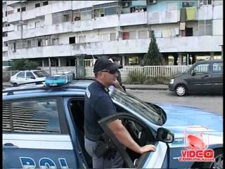 Télécharger la video: Napoli - Faida di camorra, blitz a Scampia (05.09.12)