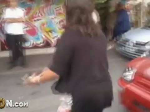 Gisèle l'hystérique et sa voiture sans permis