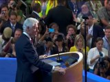 Obama, Clinton share stage at Democratic convention