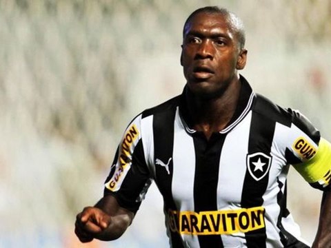 À 36 ans, Clarence Seedorf fait toujours le show !