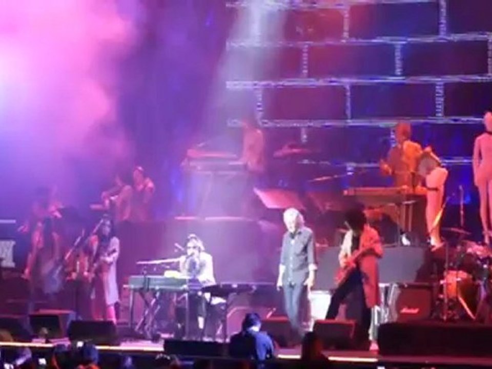 Charly Garcia - Instituciones con Nito Mestre (Luna Park 2012)