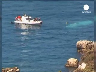 Boat sinks off Turkey coast killing illegal immigrants