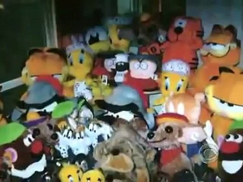 Detroit man wins all the toys from carnival games prizes