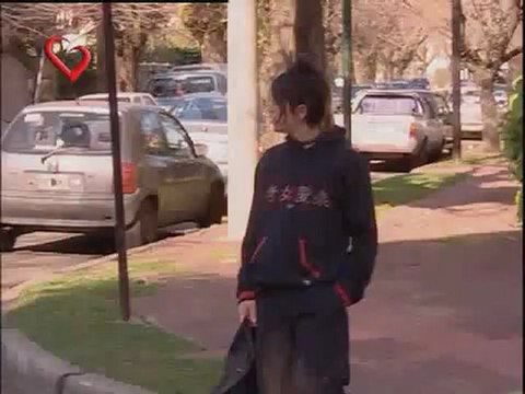 Rebelde Way 110, Rocco acosado
