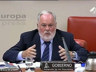 Cañete destaca el trabajo de los servicios de extinción
