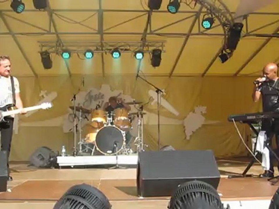 Emile et Images - Début du concert de Villers-les-Nancy (2012)