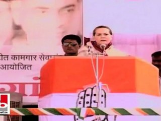 Sonia Gandhi: Workers, farmers play an important role for development