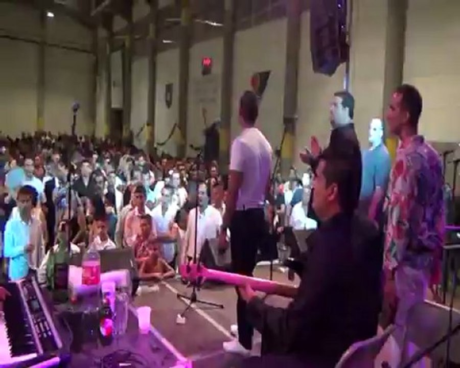 demo mariage gitan de GINO & DELISIA  famille Mounin Aout 2012