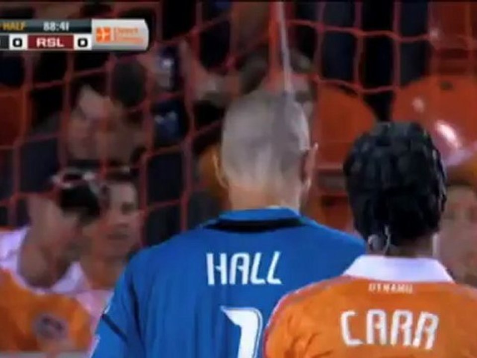 Nachspielzeit-Elfer: Clark donnert Houston zum Sieg