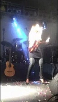 Nuria Fergó canta Volver, volver en Priego de Córdoba