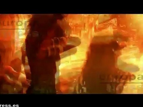 Rihanna y Chris Brown se besan