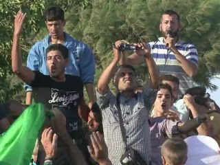 Syrian rebel fighters prepare for battle in Aleppo