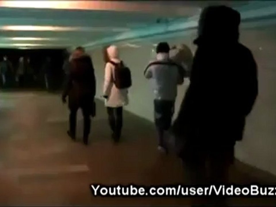 Un faux mendiant pour gagner de l’argent / Fake Homeless for win dollars