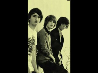 The hankies presentent en concert leur groupe