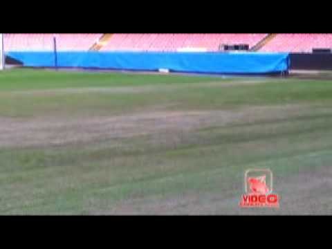 Napoli - Ancora inguardabile il prato del San Paolo (live 08.09.12)