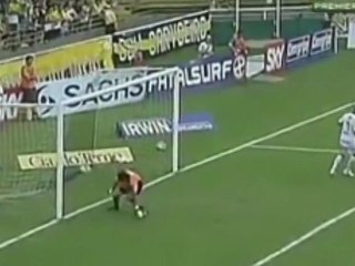 Le but contre son camp le plus ridicule de l'Histoire !