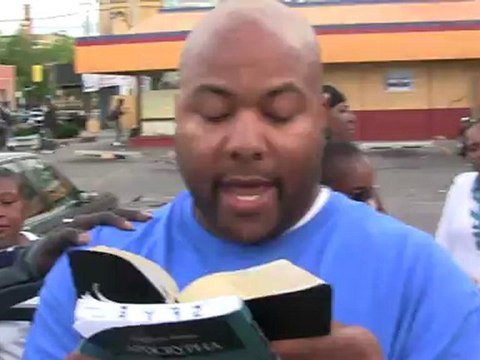 (WGN) SHALAWAM VISITS MADISON & PULASKI CHICAGO IL PT.3