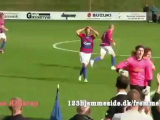 Γκολάρα με ανάποδο ψαλίδι από τερματοφύλακα!