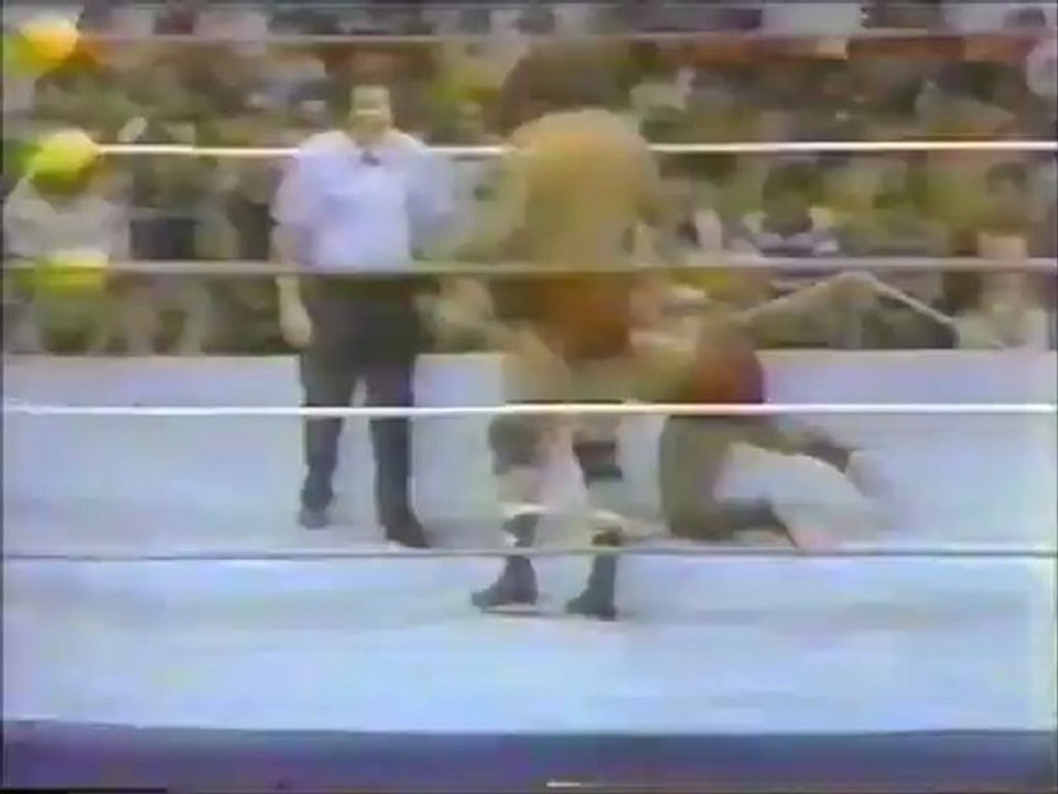 Cowboy Bob Orton vs Tony Garea 9-8-84