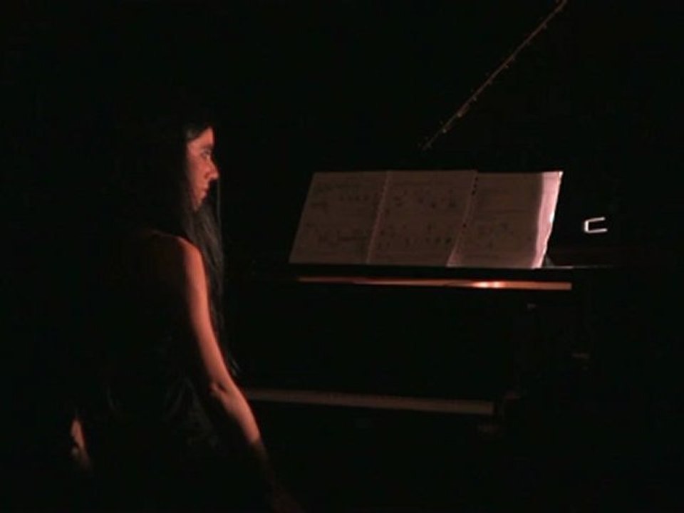 DIY 1 the pianist and the lamp - de Gregory Emfietzis
