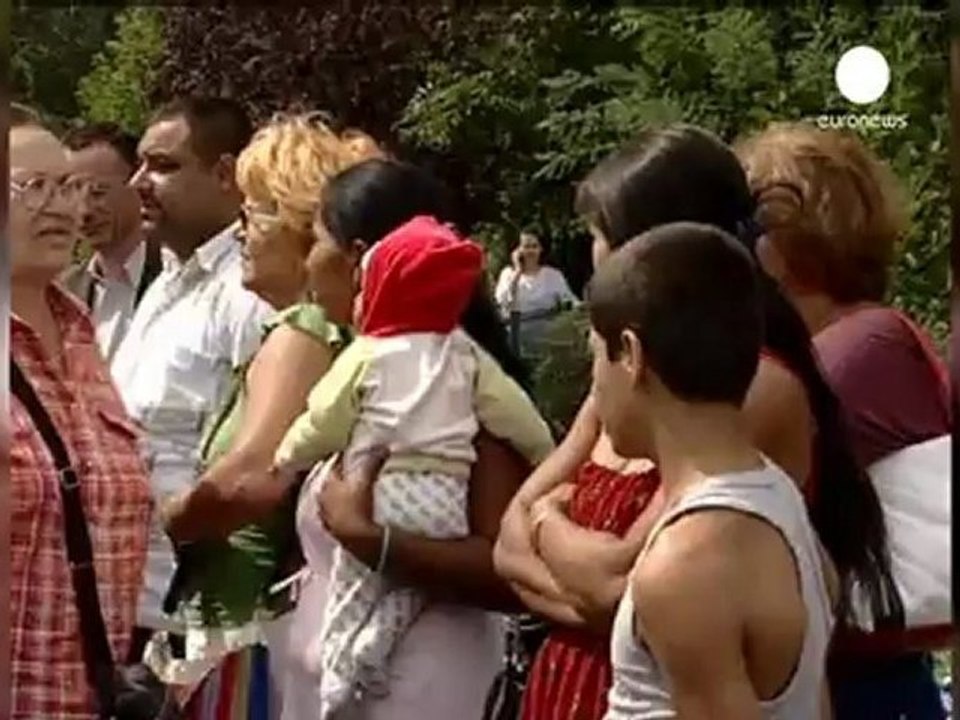 Fransız bakanlara Romanlar'dan protesto