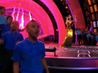 Katy Perry and Children's Choir Perform Firework