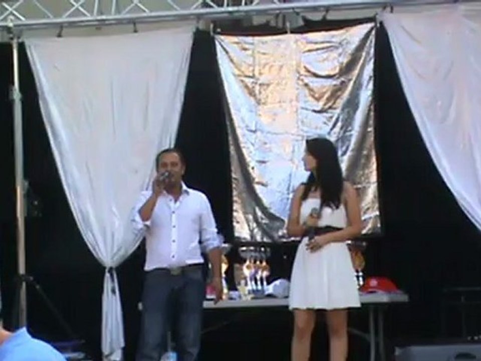 salome chante à bagnols hallelujah avec chris