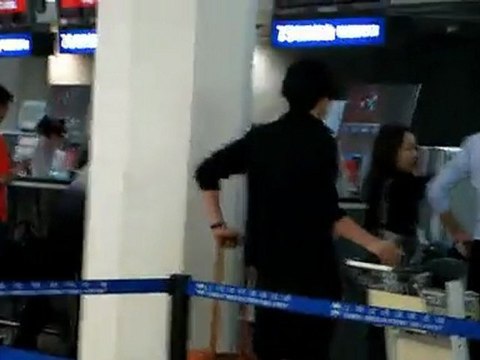 Yoon Sang Hyun ユンサンヒョン 윤상현 尹相鉉 9/9/12 Shanghai airport leaving (Fancam 3)