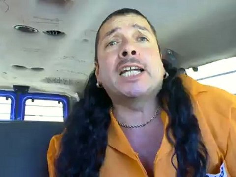 Call Me Maybe dans l'autocar de la Prison