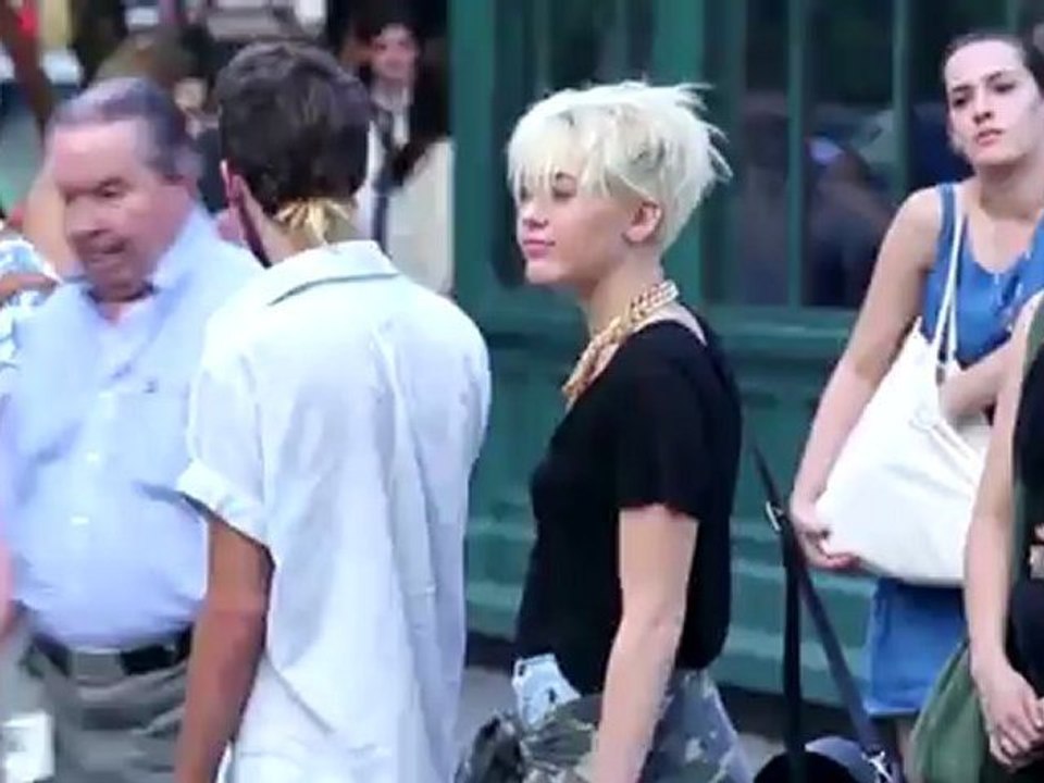 Miley Cyrus schaltet die Hochzeitsglocken aus