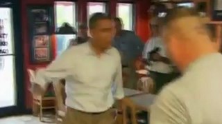 BBC Arabic - ‮بالصوت والصورة - ‮أوباما يستقبل بالأحضان في مطعم جمهوري