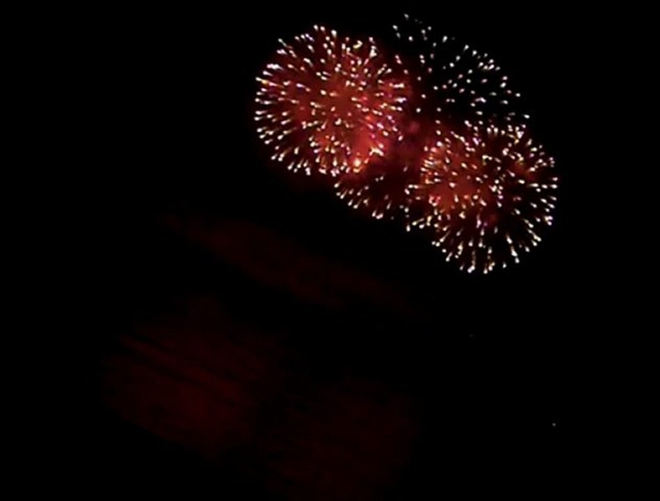 FOGO ARTIFÍCO NO FINAL DO CONERTO DE PAULO GONZO NA BAÍA DE CASCAIS