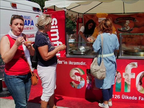 Tüyap Züchex Fuarında Lokmacı Baba Lokmaları Simfer Adına Bedava Dağıttı 2012 Slayt 6