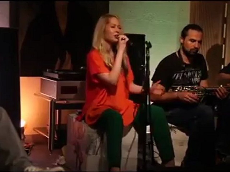 Bruno Mars - Grenade - Akustikhane ( Gülçin Ergül Cover )