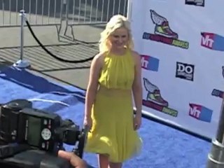 Amy Poehler Splitting from Husband, Doesn't Wear Ring