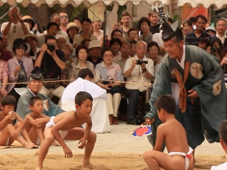 Crow Sumo at Kamigamo  Shrine!