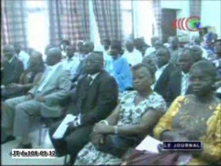 Une campagne de sensibilisation d’éducation civique ambulante dans un train