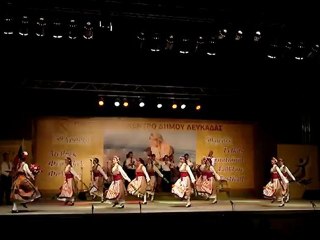 Момински пролетен танц