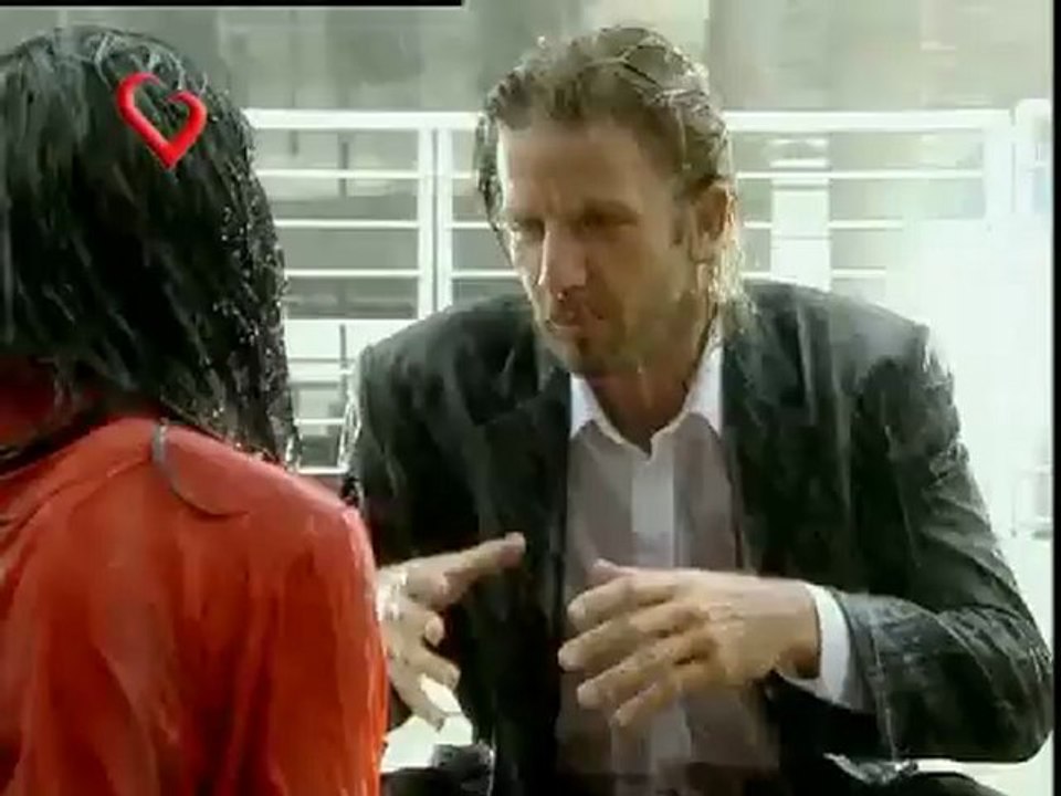 Sos Mi Vida 1, la Monita y Martín bajo la lluvia