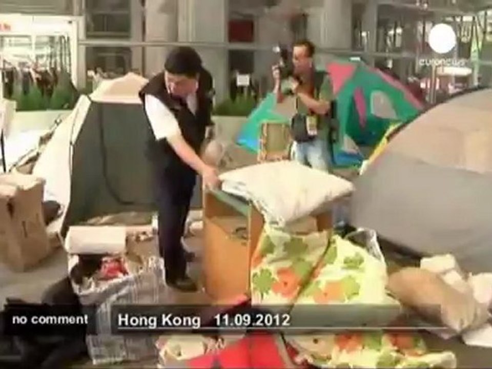 Evacuation d'un campement Occupy Hong Kong - no comment