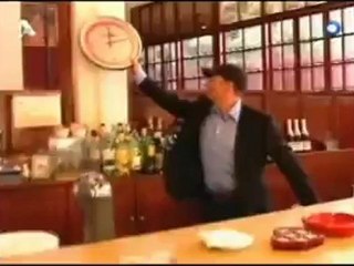 Ο ΕΦΙΑΛΤΗΣ ΤΗΣ ΚΟΥΖΙΝΑΣ    EFIALTHS THS KOUZINAS