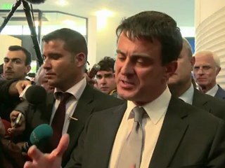 Valls lance ses zones de sécurité à Saint-Ouen