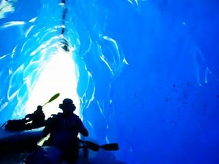 a l'intérieur d'un glacier