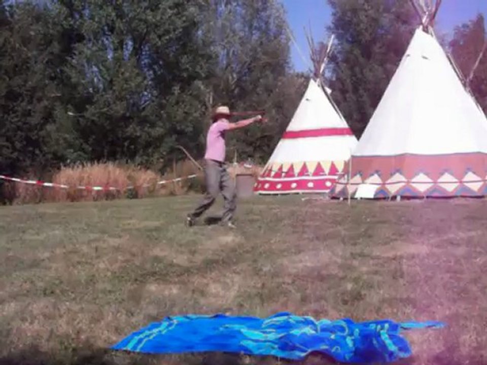 Franch Whipmeeting 2012: JB cracking two 10ft indy bullwhips