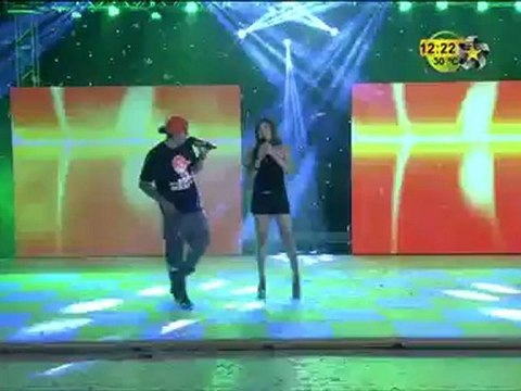 El sargento y Nataly cantan en fama