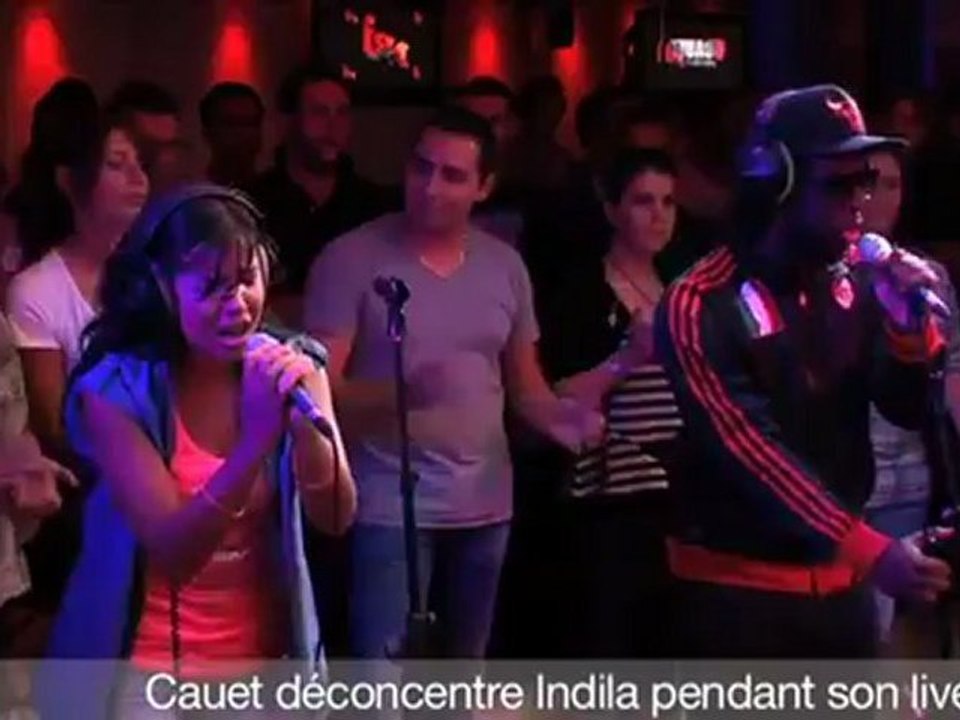Cauet déconcentre Indila pendant son live Cauet sur NRJ