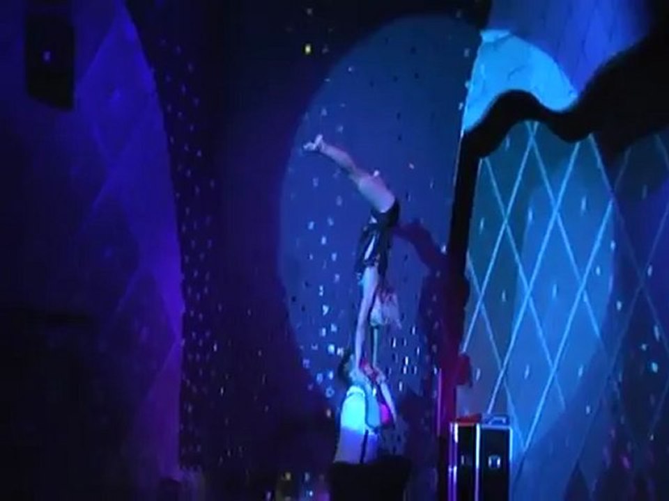 DUO ARTEM & MELANIJA-acrobatic-presents Art agency Valentino