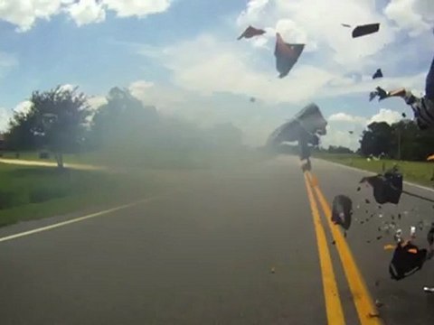 Motard en ZX-10 percute une remorque