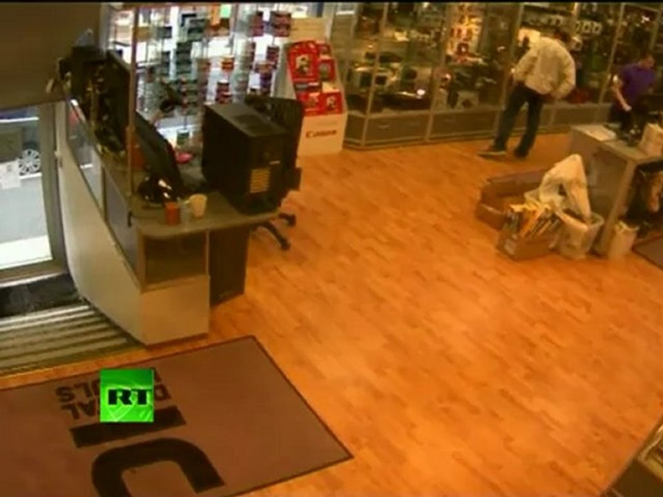 Norway Terror: Oslo explosion caught on CCTV tape